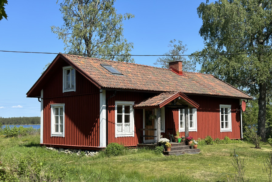 Yngslandet - lakeside cabin